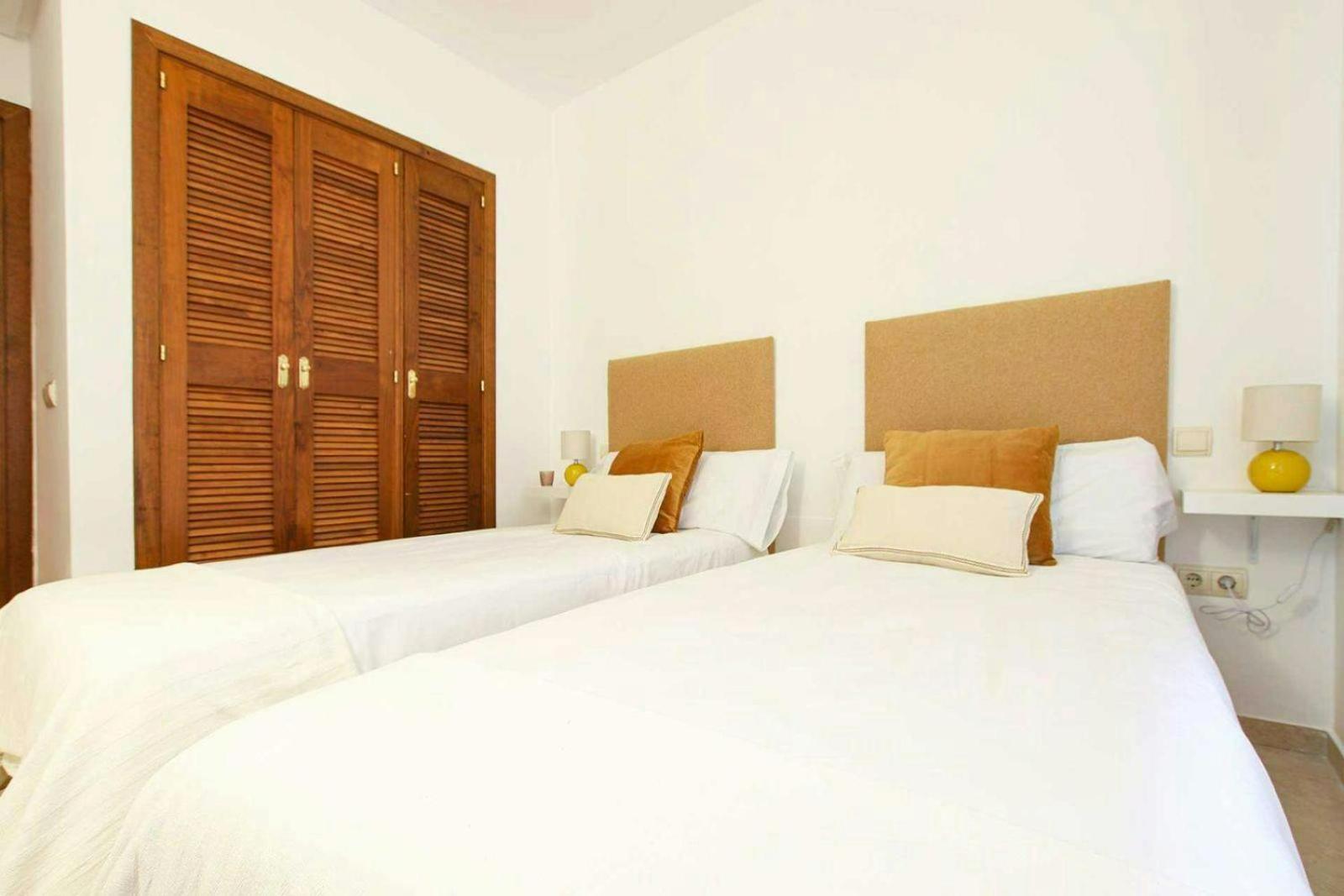 Piso 4 Hab. - Elviria Playa Apartment Marbella Exterior foto