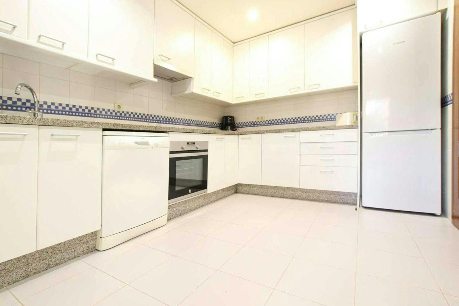 Piso 4 Hab. - Elviria Playa Apartment Marbella Exterior foto